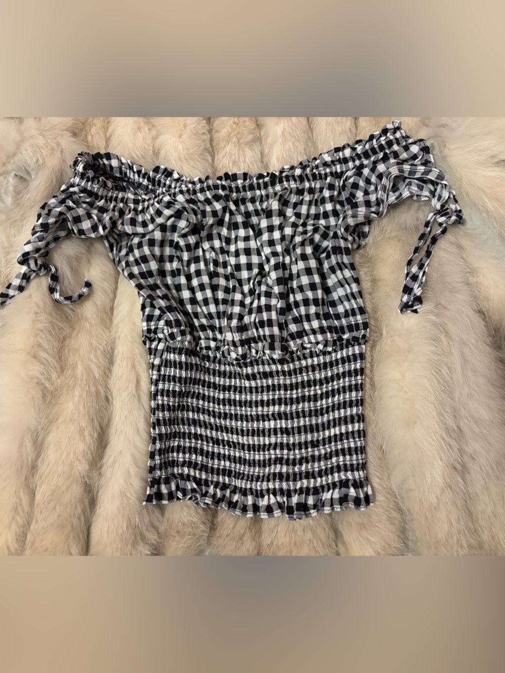SHOUJO GIRL Suzy Shier Black & White Gingham Off-Shoulder Flattering Crop Top